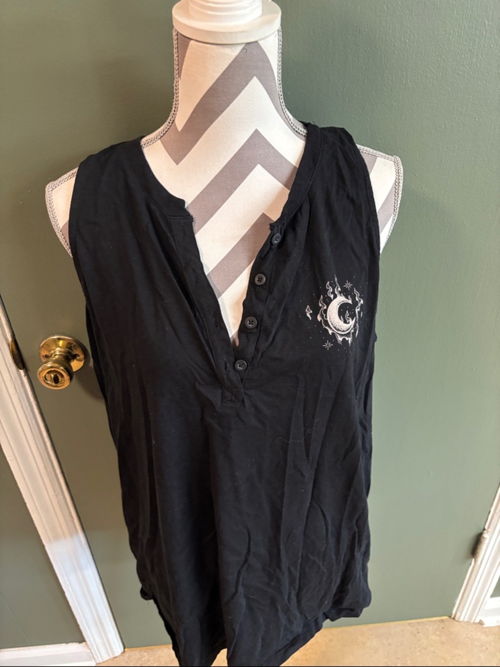 torrid Black Sleeveless Henley Tank with Crescent Moon Graphic